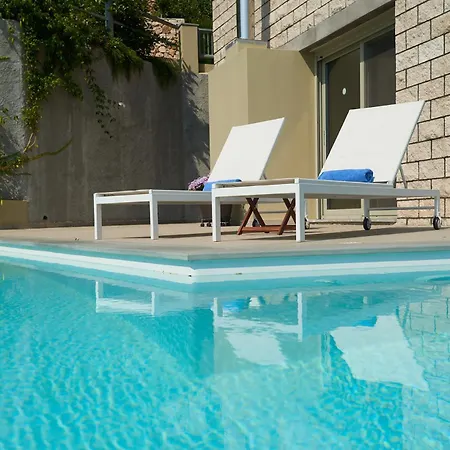 Villa Arenaria L. Villas Complex *