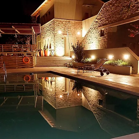 Villa Arenaria L. Villas Complex *