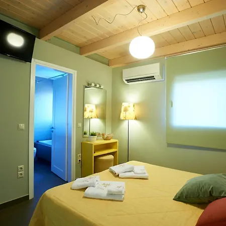 Arenaria L. Villas Complex Agios Ioannis (Lefkada)