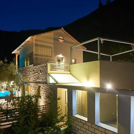 Villa Arenaria L. Villas Complex Agios Ioannis (Lefkada)