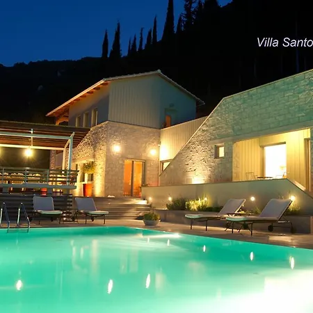 Arenaria L. Villas Complex Villa Agios Ioannis (Lefkada)