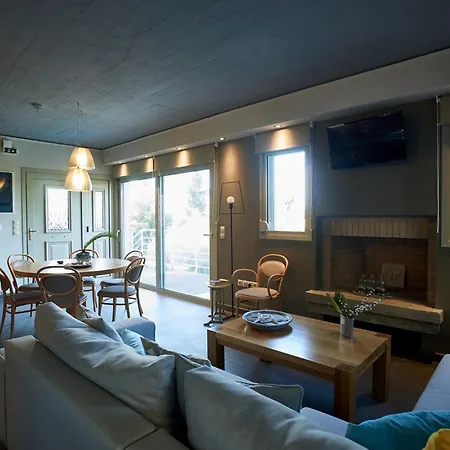 Arenaria L. Complex Villa Agios Ioannis (Lefkada)