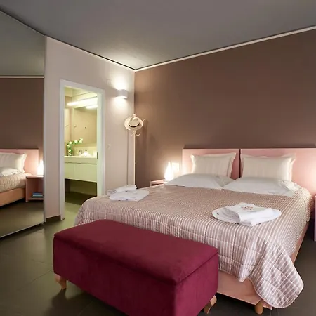 Arenaria L. Complex Villa